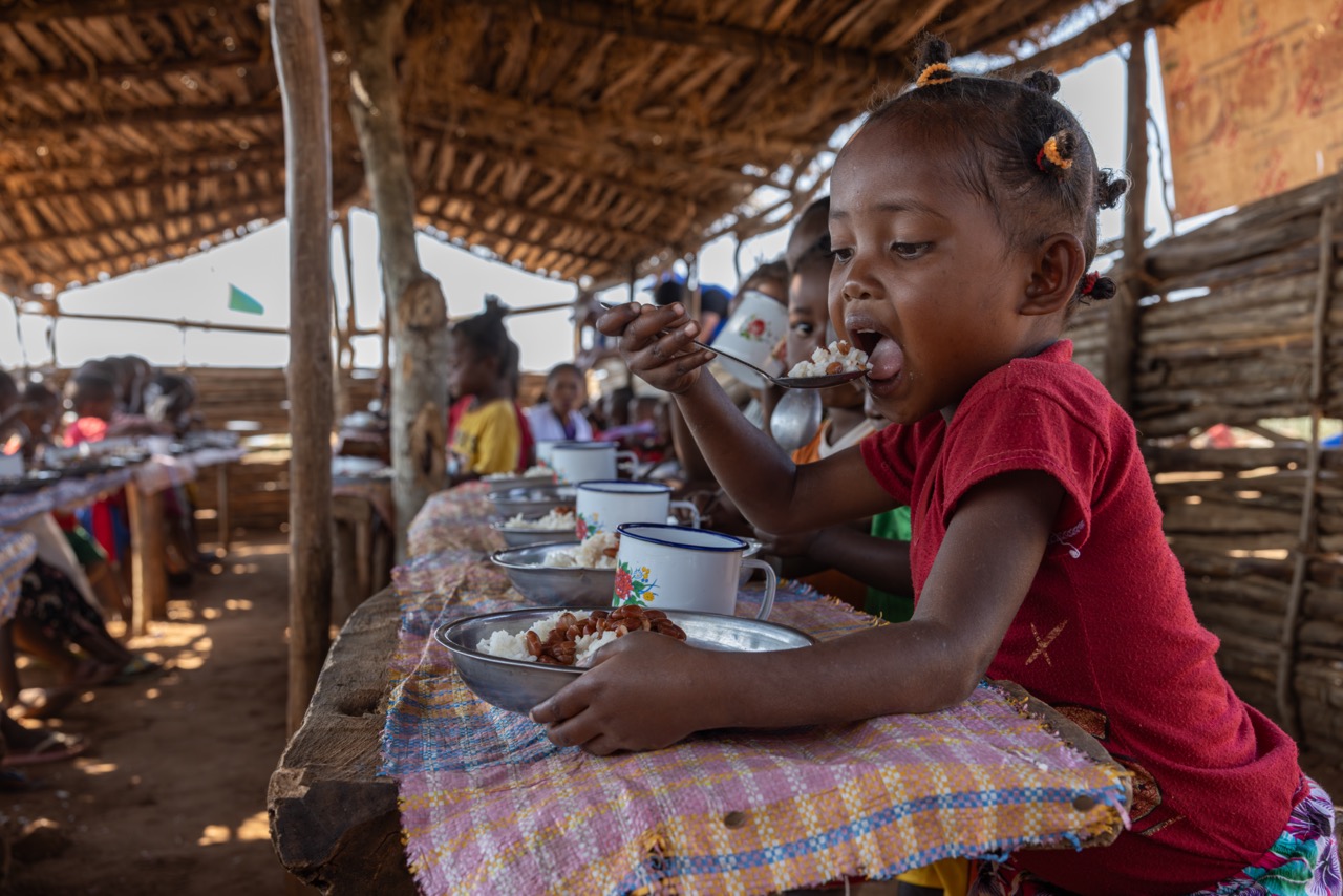 Madagascar_Mianatra Program_Eating School Meals 2_Michel Strogoff